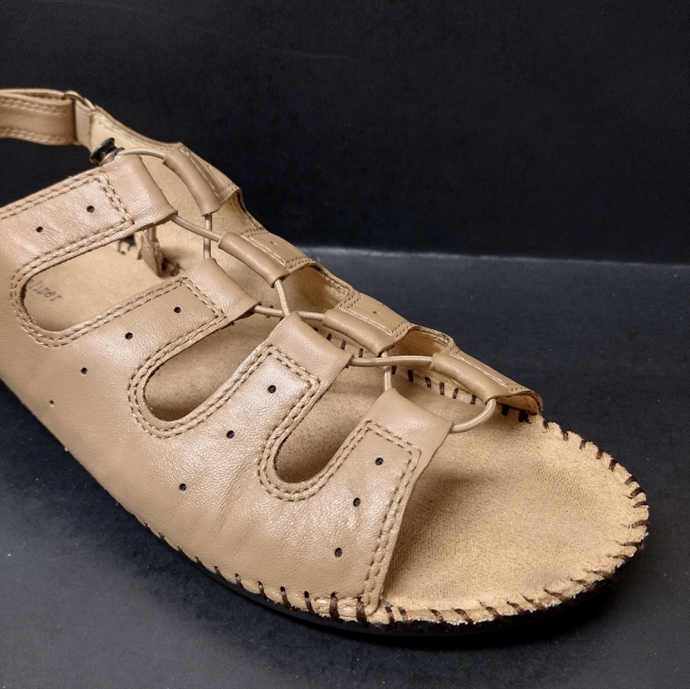 -NATURALIZER - WONEN'S BROWN LEATHER SCOUT FLAT  SANDALS SIZE 12.M - Picture 6 of 9